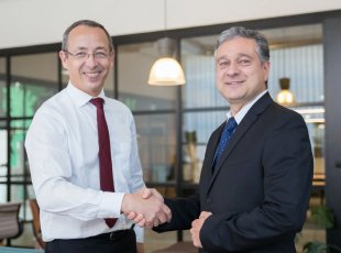 When and why do tech startups require law firms or lawyers?